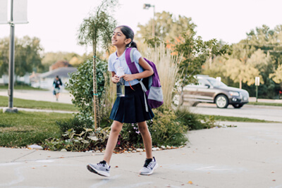 lower school student arriving at mpa